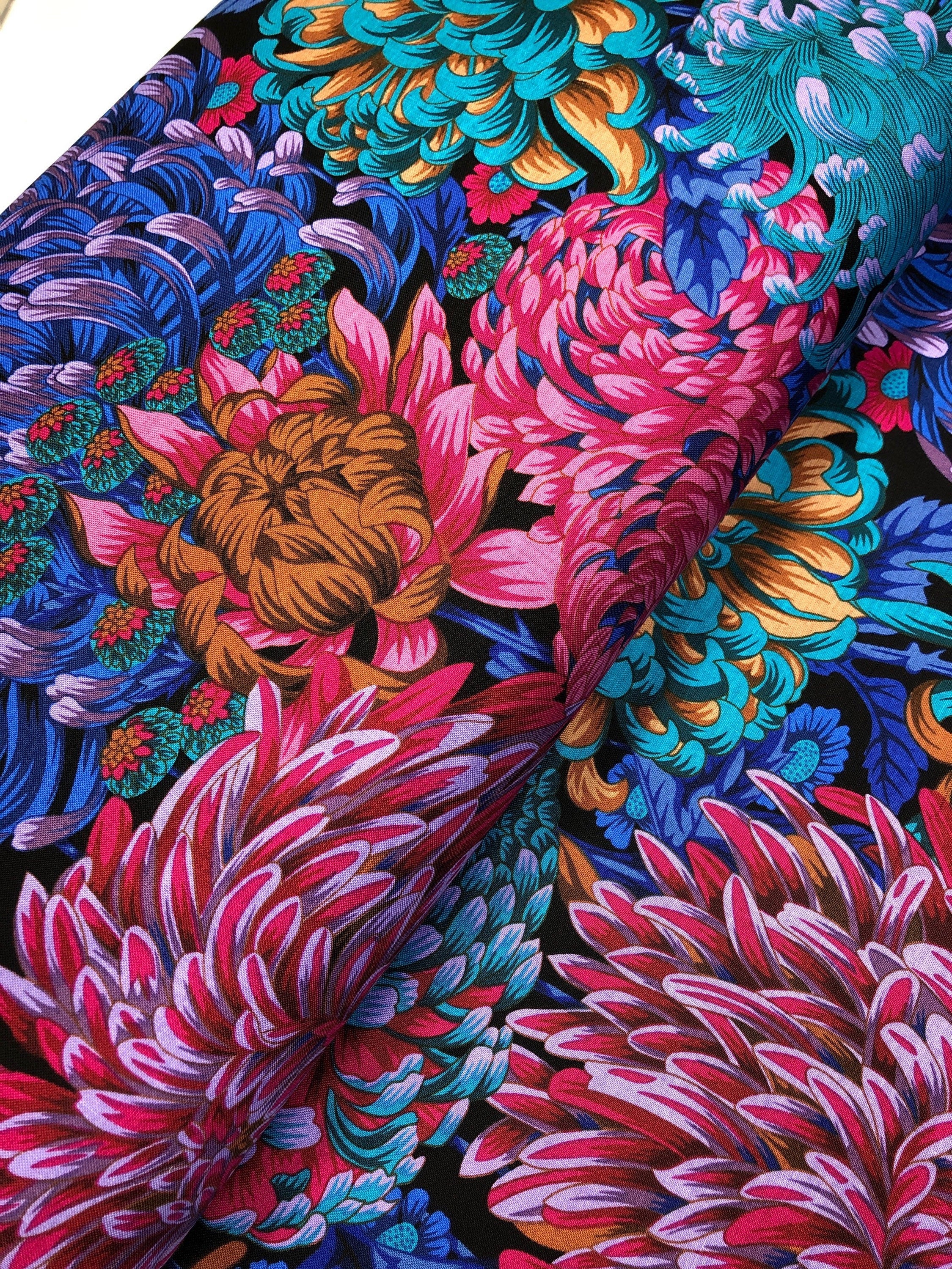 Hokusai's Mums - Dark