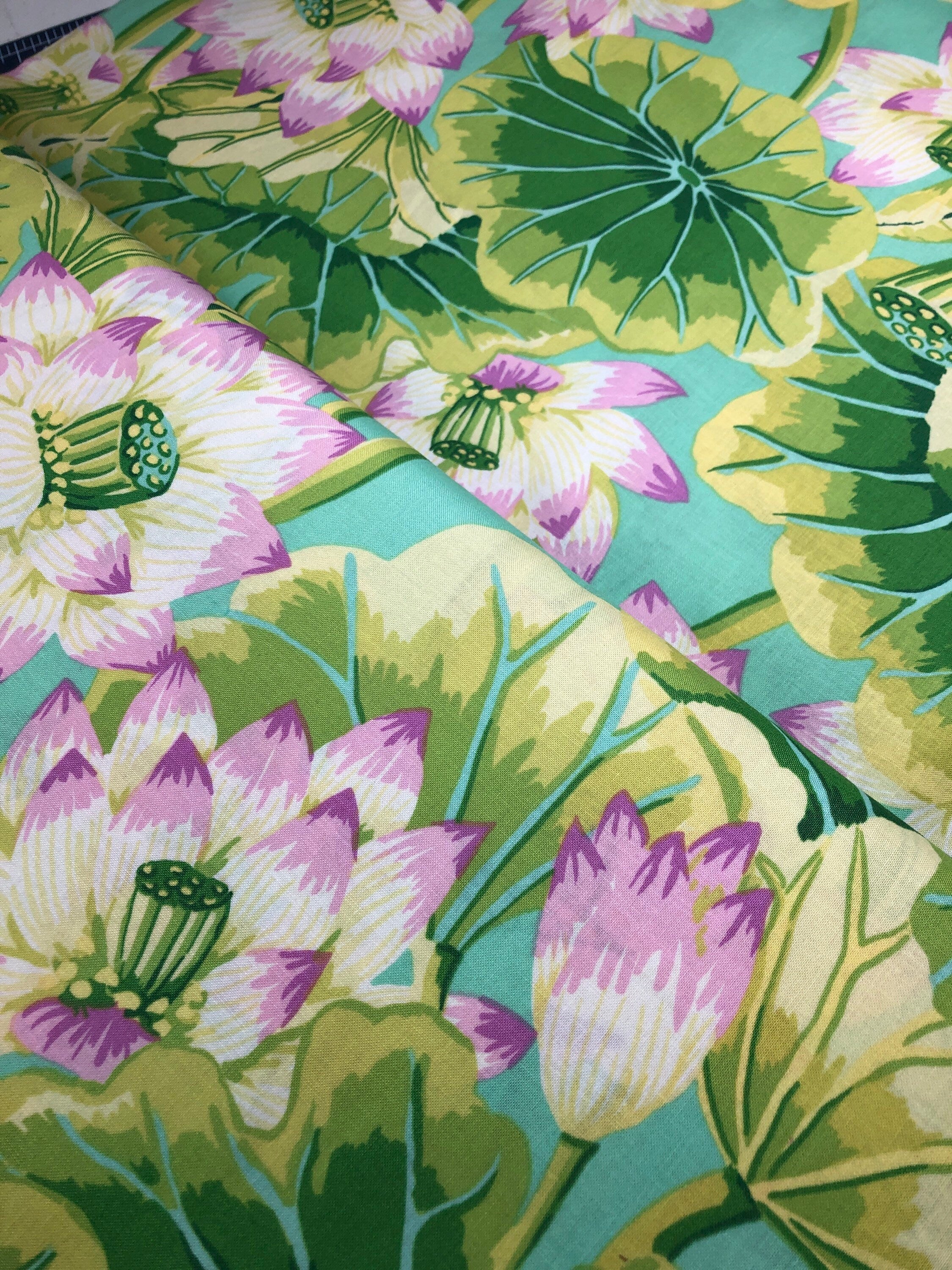 Lake Blossoms - Green