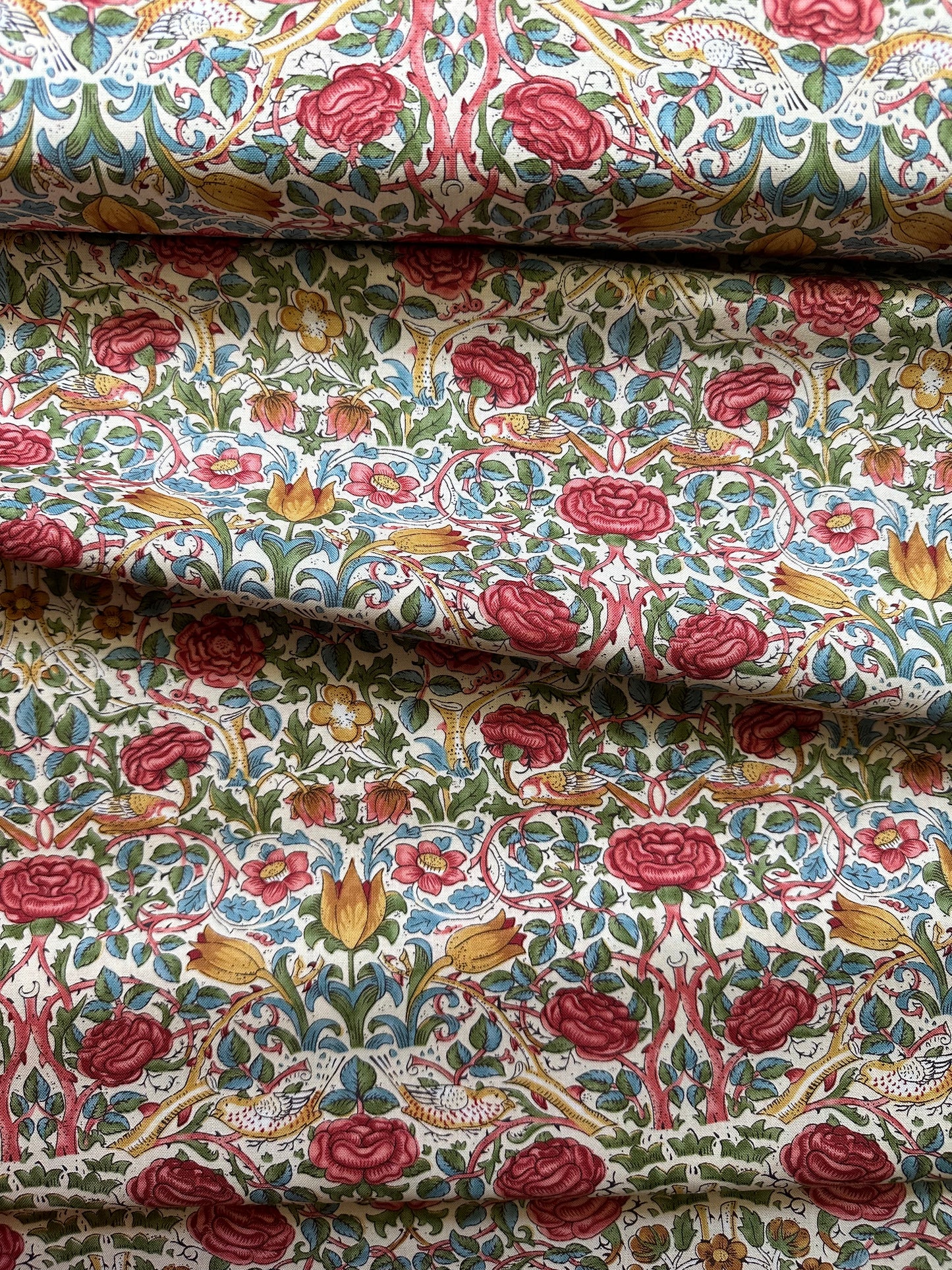 William Morris Emery Walker PWWM105-Rose Fabric