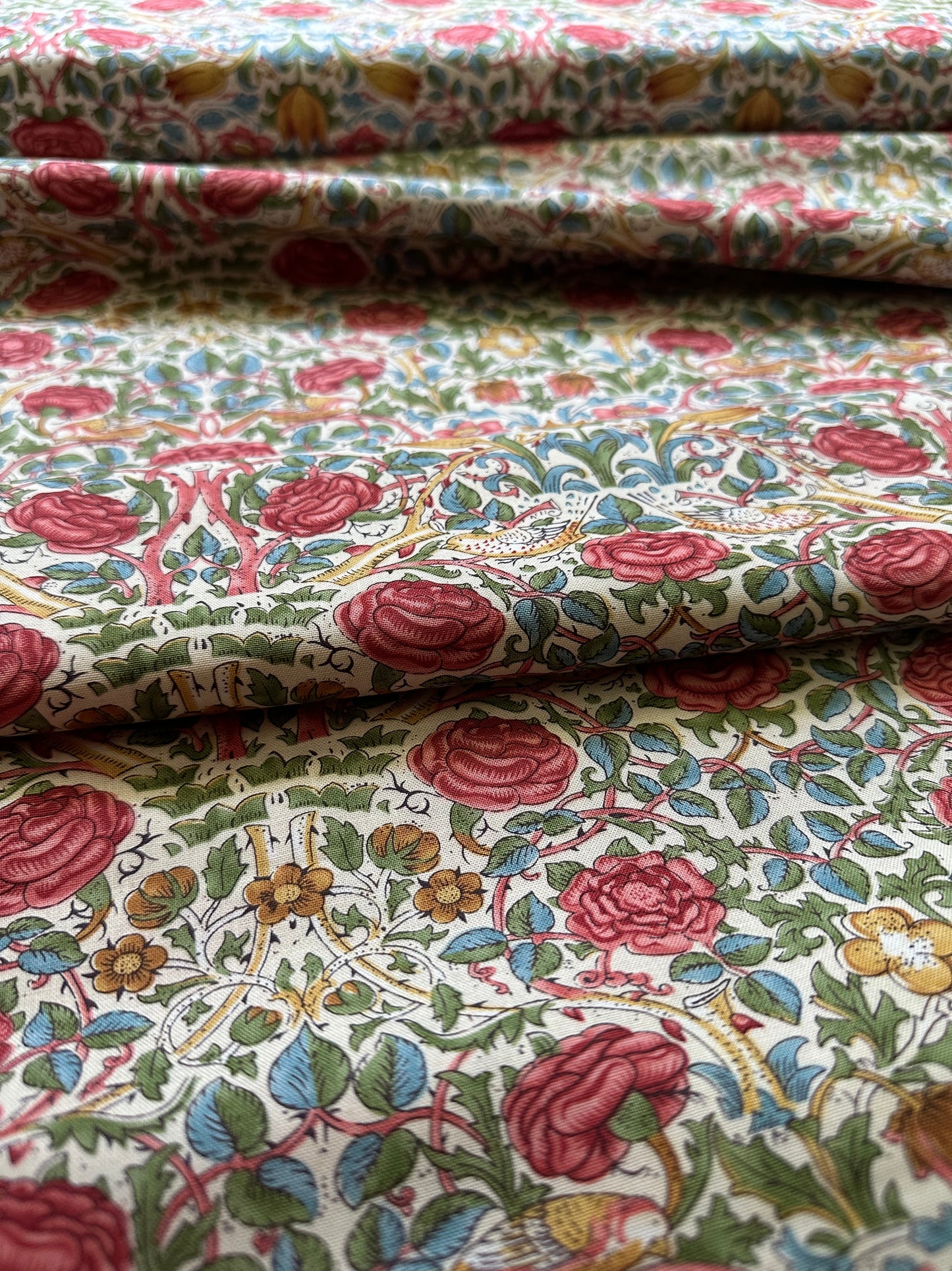 William Morris Emery Walker PWWM105-Rose Fabric